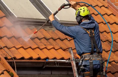 Démoussage et hydrofuge de toiture à Fillols